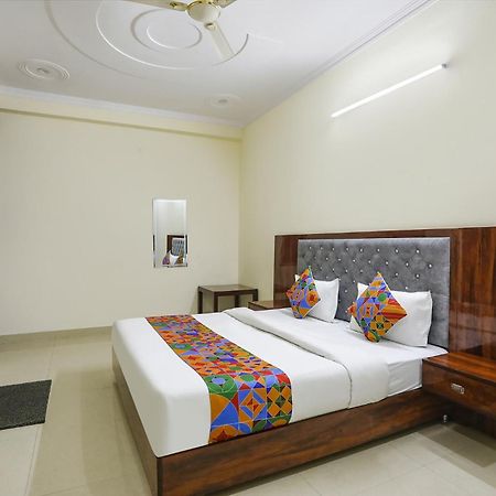Fabexpress Asp Royal Residency Inn- Janakpuri 델리 외부 사진