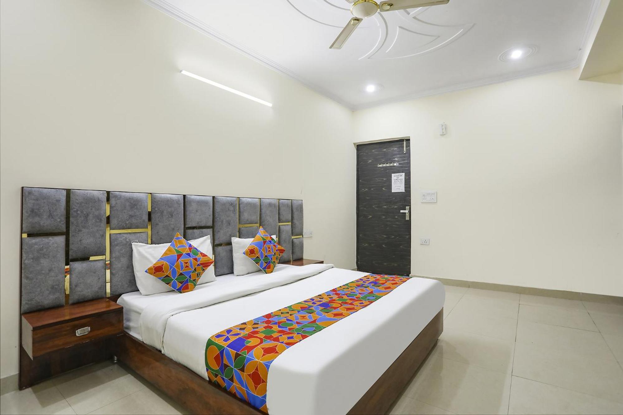 Fabexpress Asp Royal Residency Inn- Janakpuri 델리 외부 사진