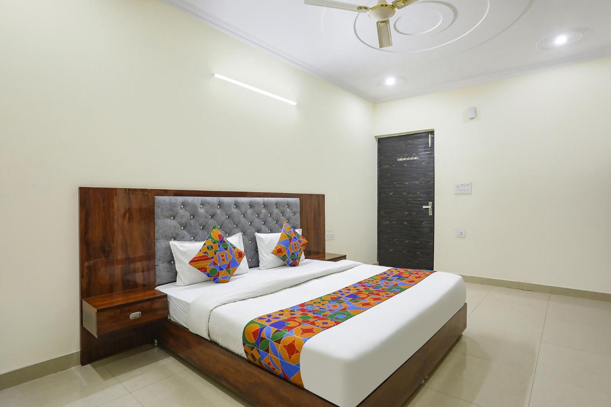 Fabexpress Asp Royal Residency Inn- Janakpuri 델리 외부 사진