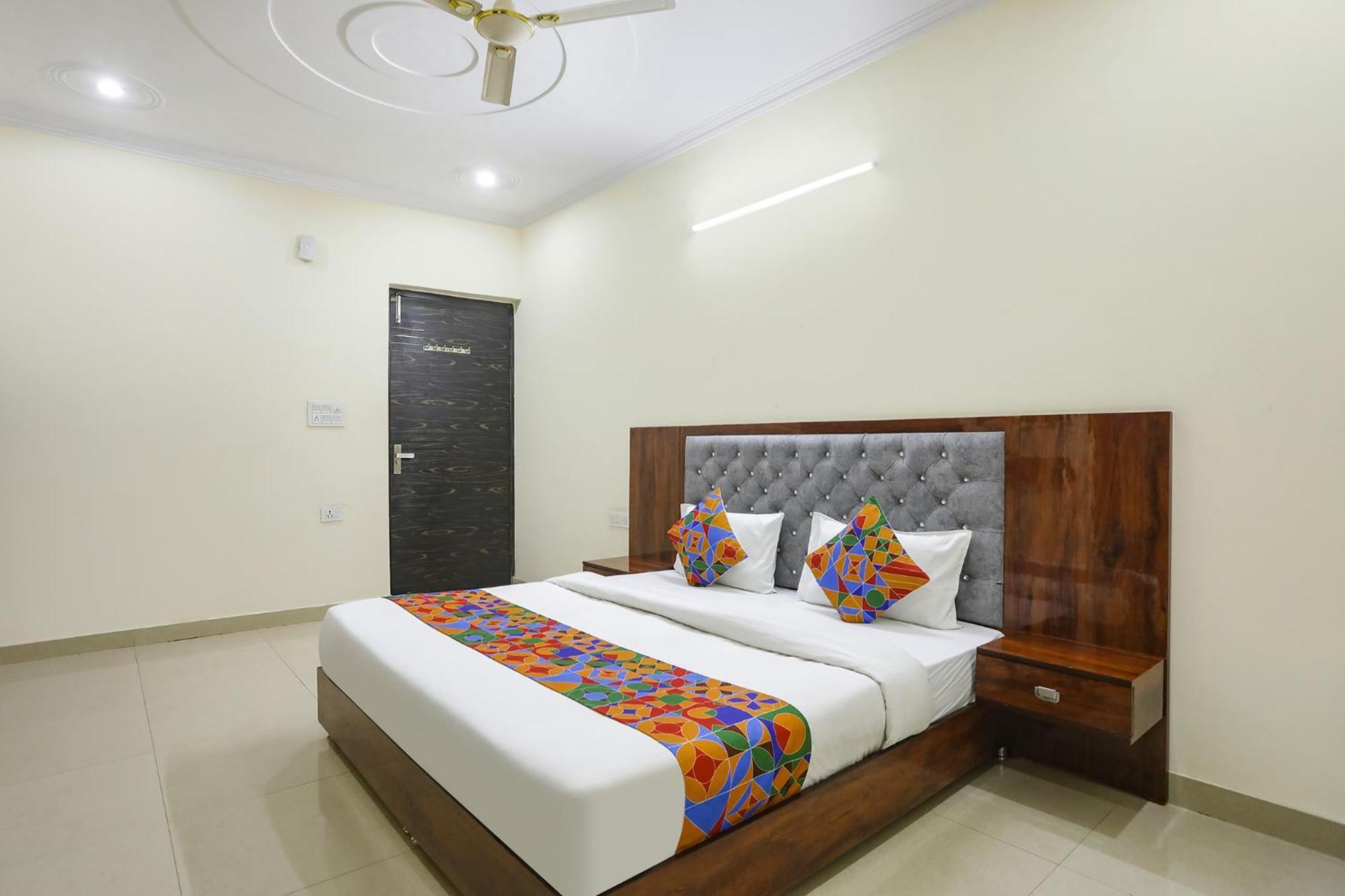 Fabexpress Asp Royal Residency Inn- Janakpuri 델리 외부 사진