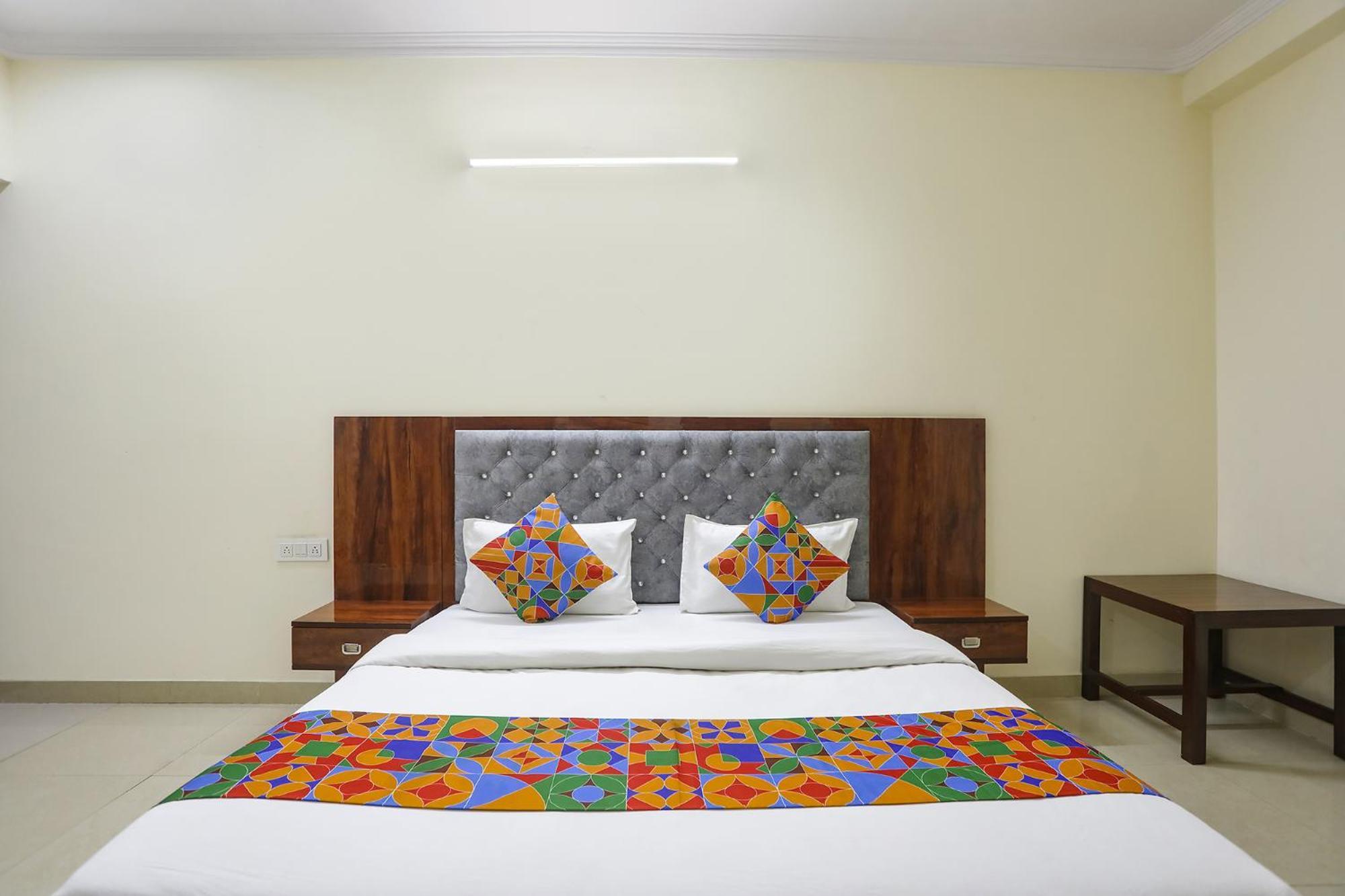 Fabexpress Asp Royal Residency Inn- Janakpuri 델리 외부 사진