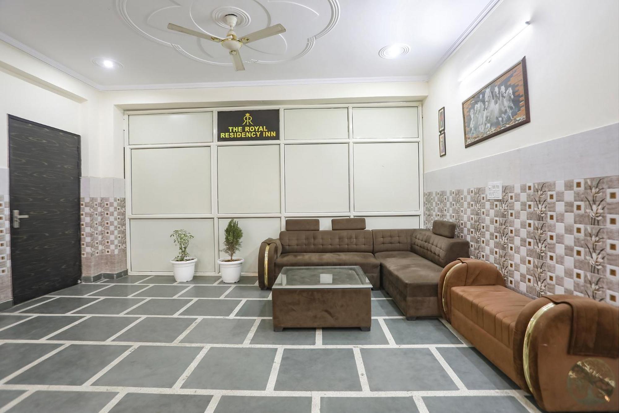 Fabexpress Asp Royal Residency Inn- Janakpuri 델리 외부 사진