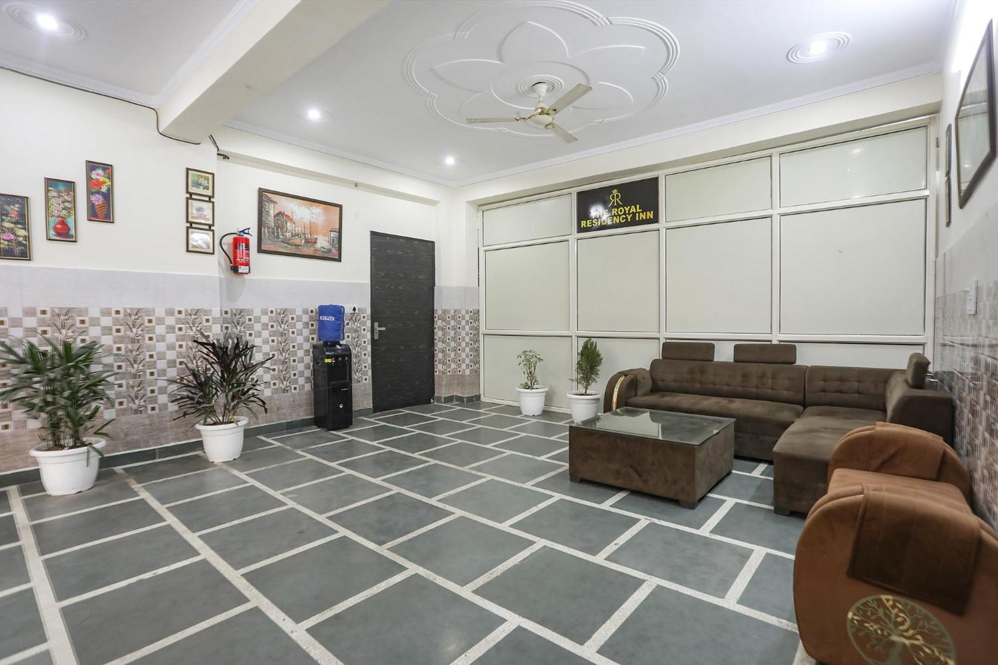Fabexpress Asp Royal Residency Inn- Janakpuri 델리 외부 사진